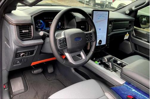 2025 Ford F-150 Lightning LARIAT