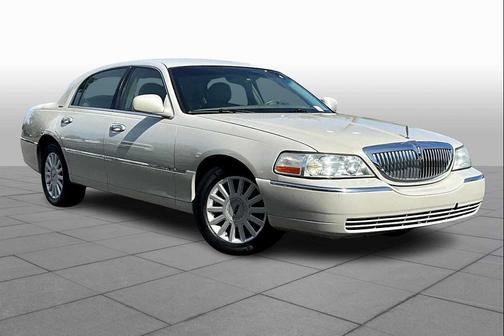 2005 Lincoln Town Car Signature