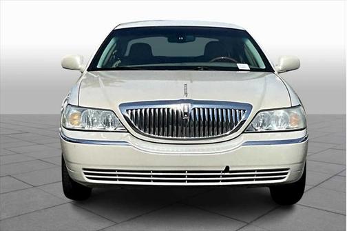 2005 Lincoln Town Car Signature
