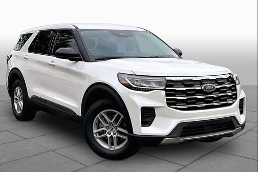 Star White Metallic Tri-Coat 2026 Ford Explorer Active