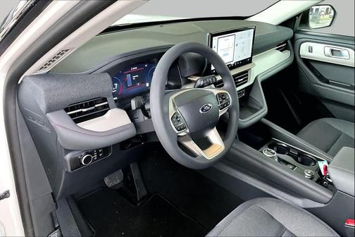 Star White Metallic Tri-Coat 2026 Ford Explorer Active