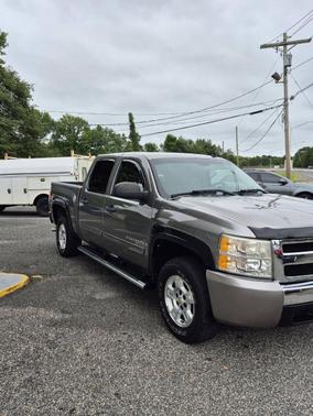 Beige 2009 Chevrolet Silverado 1500 LT Crew Cab