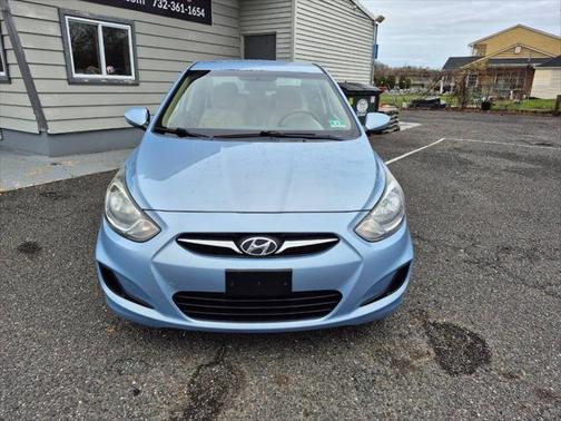 2012 Hyundai Accent SE