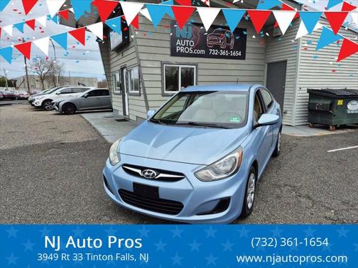 2012 Hyundai Accent SE