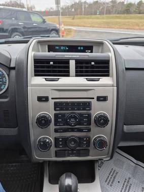 Tuxedo Black Metallic 2011 Ford Escape XLT