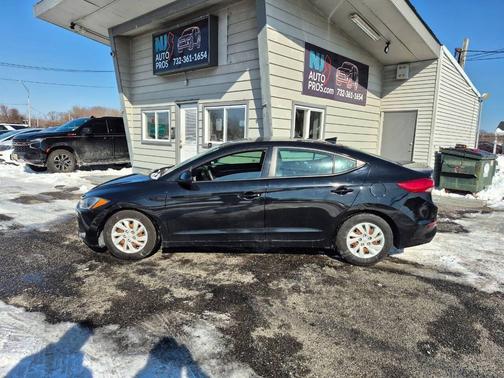 2018 Hyundai ELANTRA SE