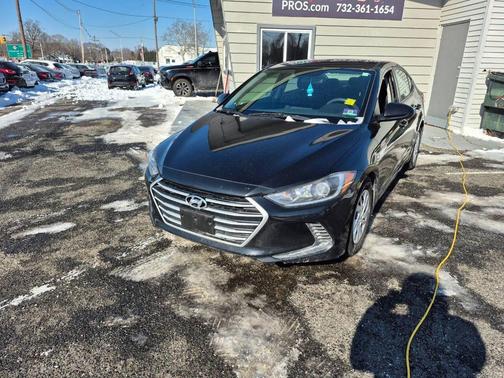 2018 Hyundai ELANTRA SE