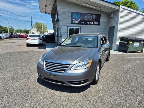 Gray 2013 Chrysler 200 Limited