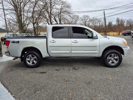 2005 Nissan Titan SE Crew Cab