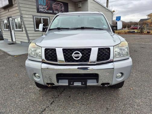 2005 Nissan Titan SE Crew Cab