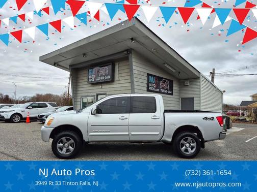 2005 Nissan Titan SE Crew Cab