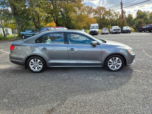 2015 Volkswagen Jetta Auto SE w/Connectivity