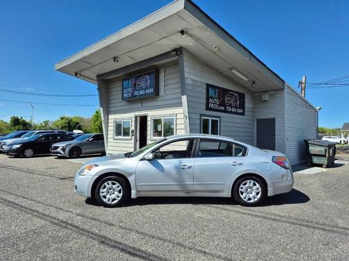 Radiant Silver Metallic 2009 Nissan Altima 2.5 S
