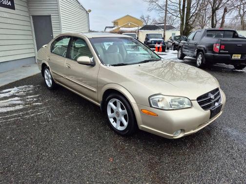 2000 Nissan Maxima SE