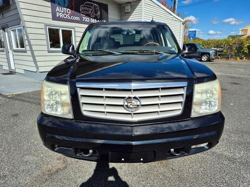 2004 Cadillac Escalade Base