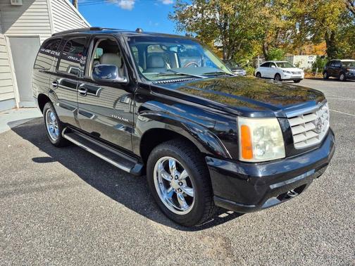 2004 Cadillac Escalade Base