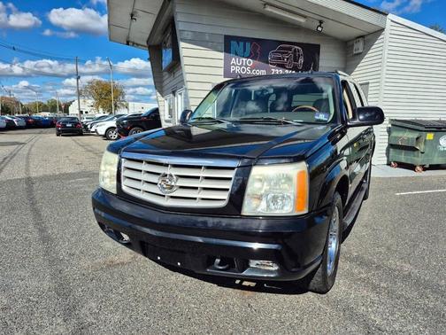 2004 Cadillac Escalade Base