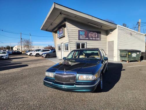 1996 Lincoln Town Car Executive