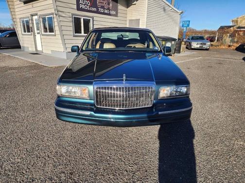 1996 Lincoln Town Car Executive