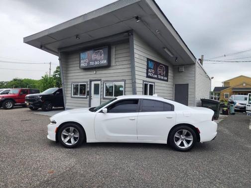 White Knuckle Clearcoat 2018 Dodge Charger SXT Plus