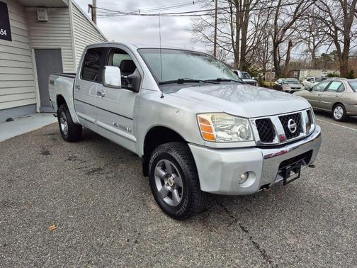 2005 Nissan Titan SE Crew Cab