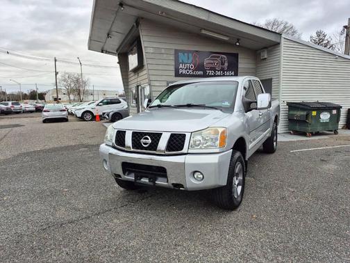 2005 Nissan Titan SE Crew Cab