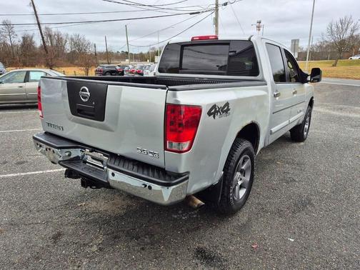 2005 Nissan Titan SE Crew Cab