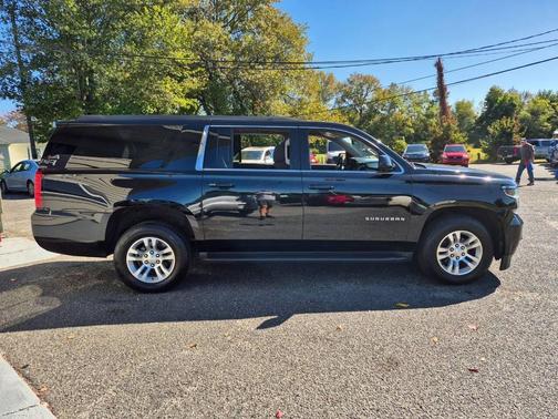 2017 Chevrolet Suburban LS