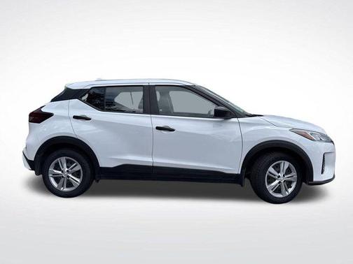 2022 Nissan Kicks S