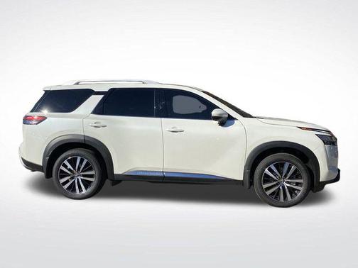 2024 Nissan Pathfinder Platinum 4WD