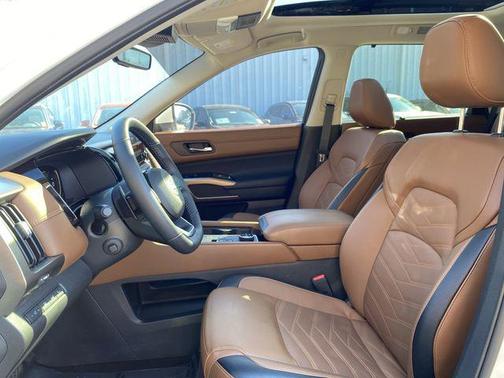 2024 Nissan Pathfinder Platinum 4WD