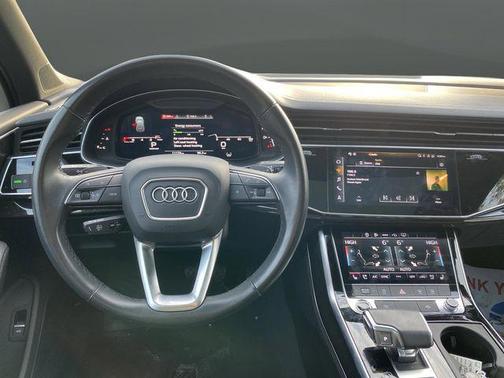 2023 Audi Q7 45 Premium Plus