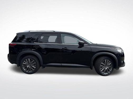 2024 Nissan Pathfinder SL 4WD