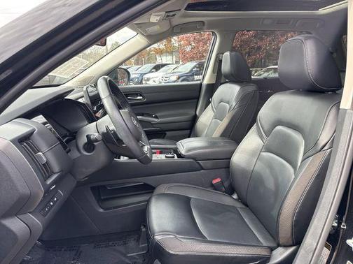 2024 Nissan Pathfinder SL 4WD