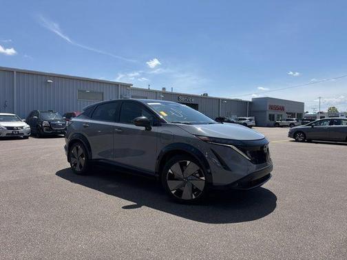 Boulder Gray Pearl/Black Diamond Pearl 2023 Nissan ARIYA PLATINUM+