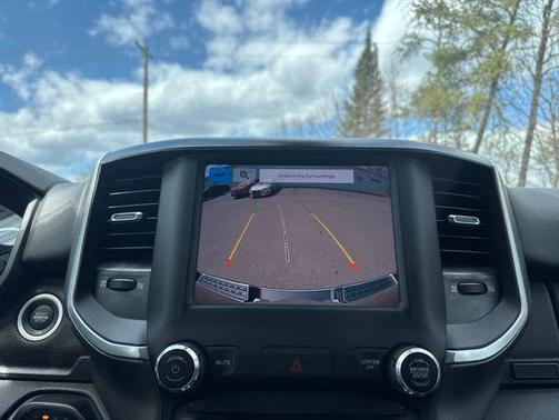 Delmonico Red Pearlcoat 2022 RAM 1500 Big Horn/Lone Star