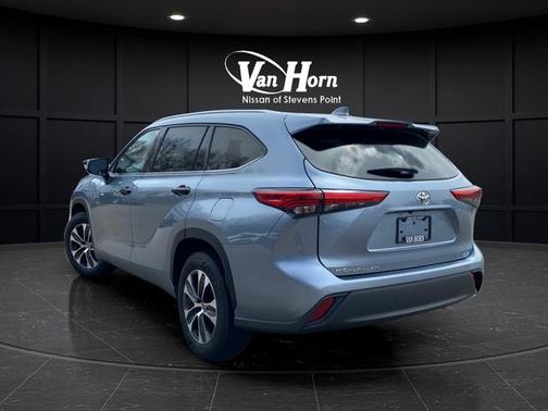 Moon Dust 2020 Toyota Highlander XLE