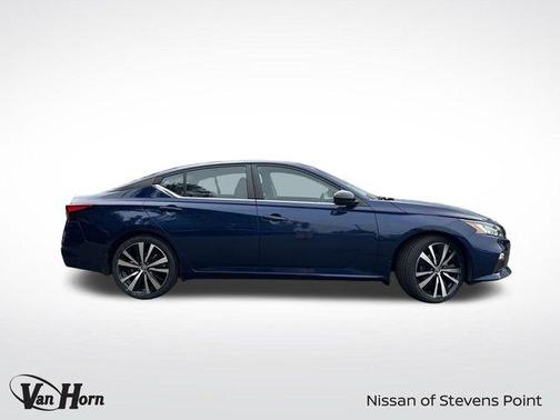 2021 Nissan Altima SR FWD
