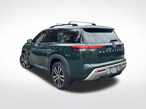 2023 Nissan Pathfinder Platinum 4WD