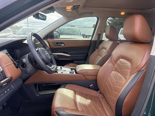 2023 Nissan Pathfinder Platinum 4WD