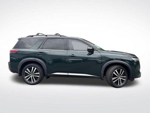 2023 Nissan Pathfinder Platinum 4WD