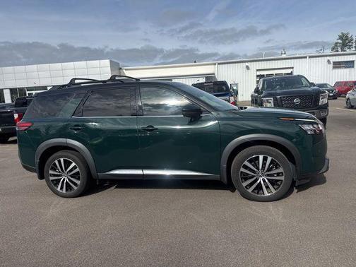 2023 Nissan Pathfinder Platinum 4WD