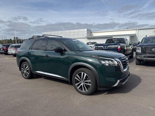 2023 Nissan Pathfinder Platinum 4WD