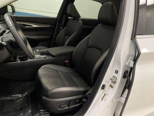 2023 INFINITI QX50 LUXE AWD