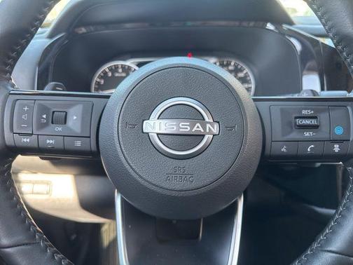 2025 Nissan Pathfinder SL 4WD