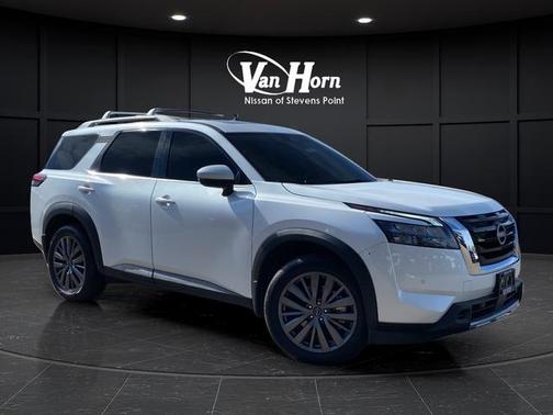 2025 Nissan Pathfinder SL 4WD