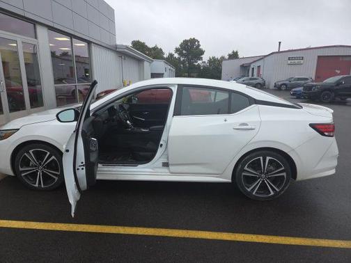 2022 Nissan Sentra SR