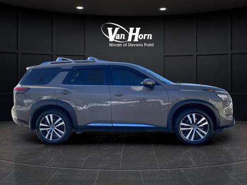 2024 Nissan Pathfinder Platinum 4WD