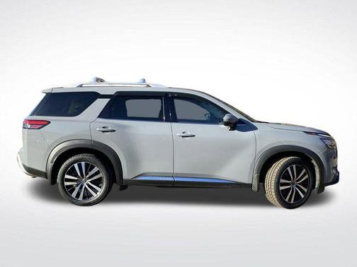 2024 Nissan Pathfinder Platinum 4WD