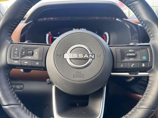 2024 Nissan Pathfinder Platinum 4WD